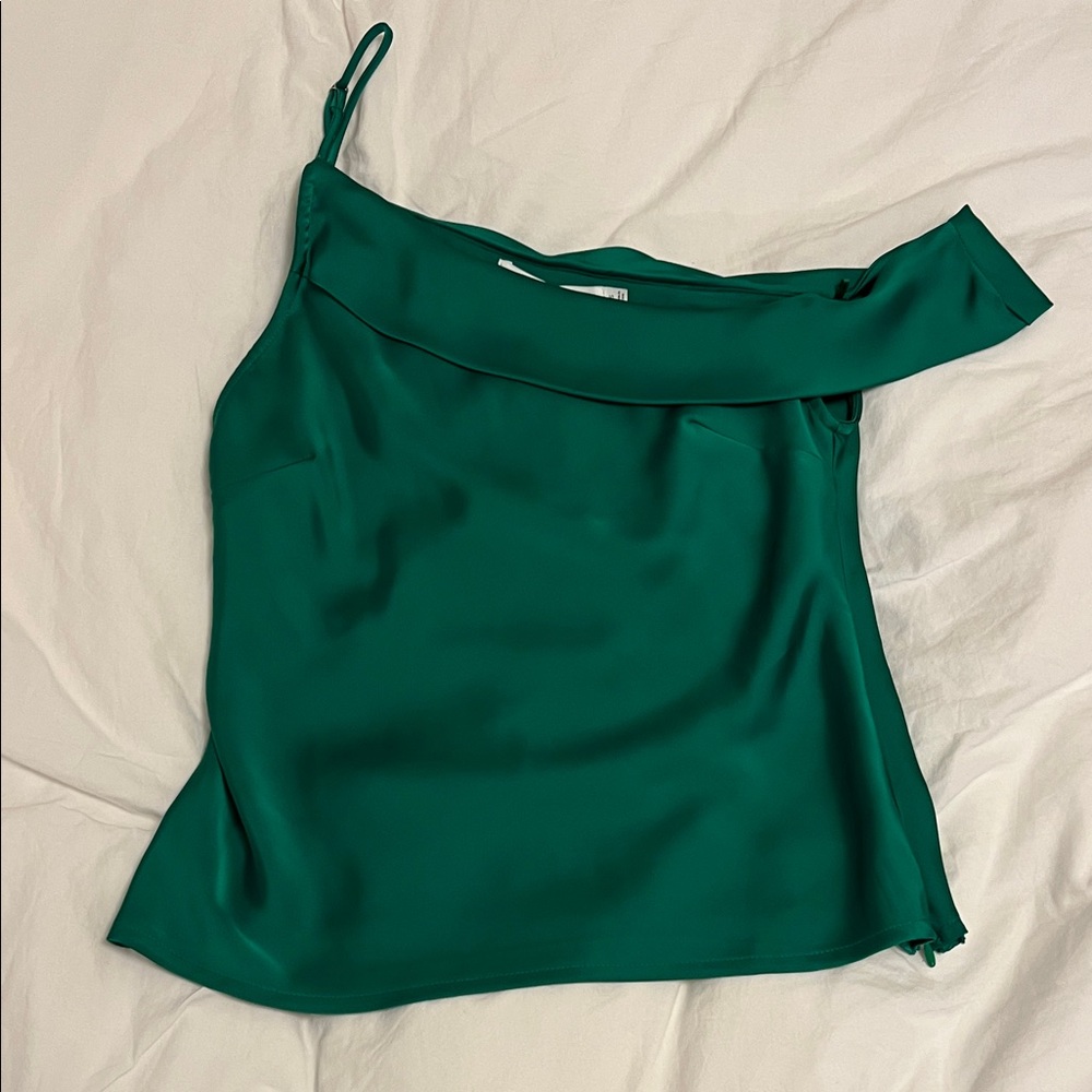 ASTR The Label Green off the shoulder top